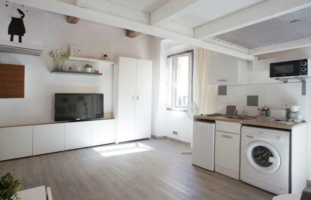 Gregbnb - Filet Suspendu ! - Parking Inclus - Climatise - Wifi -15Min Gare Toulon Apartment