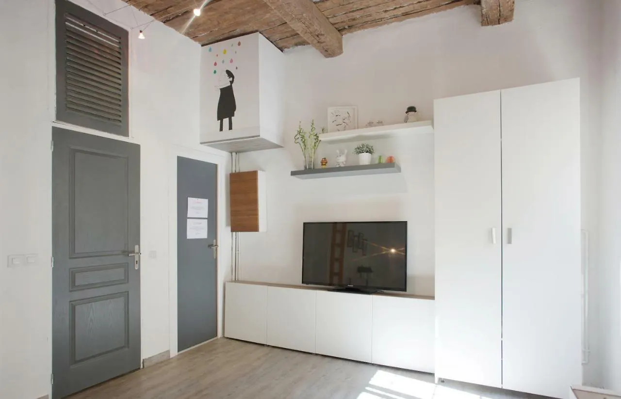 Apartment Gregbnb - Filet Suspendu ! - Parking Inclus - Climatise - Wifi -15Min Gare Toulon France