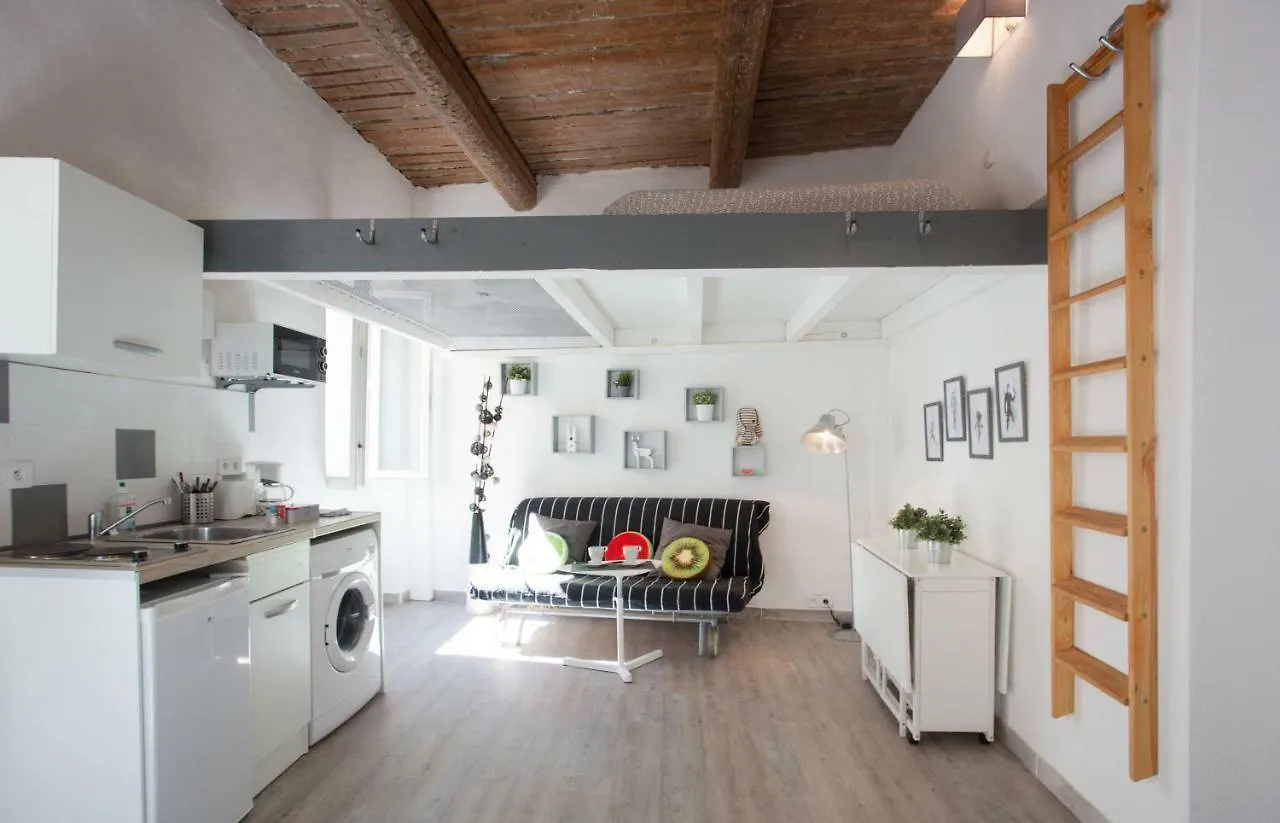 Gregbnb - Filet Suspendu ! - Parking Inclus - Climatise - Wifi -15Min Gare Toulon