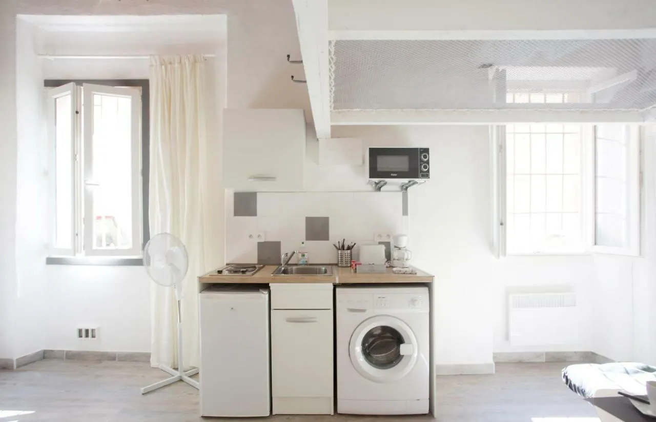 Apartment Gregbnb - Filet Suspendu ! - Parking Inclus - Climatise - Wifi -15Min Gare Toulon